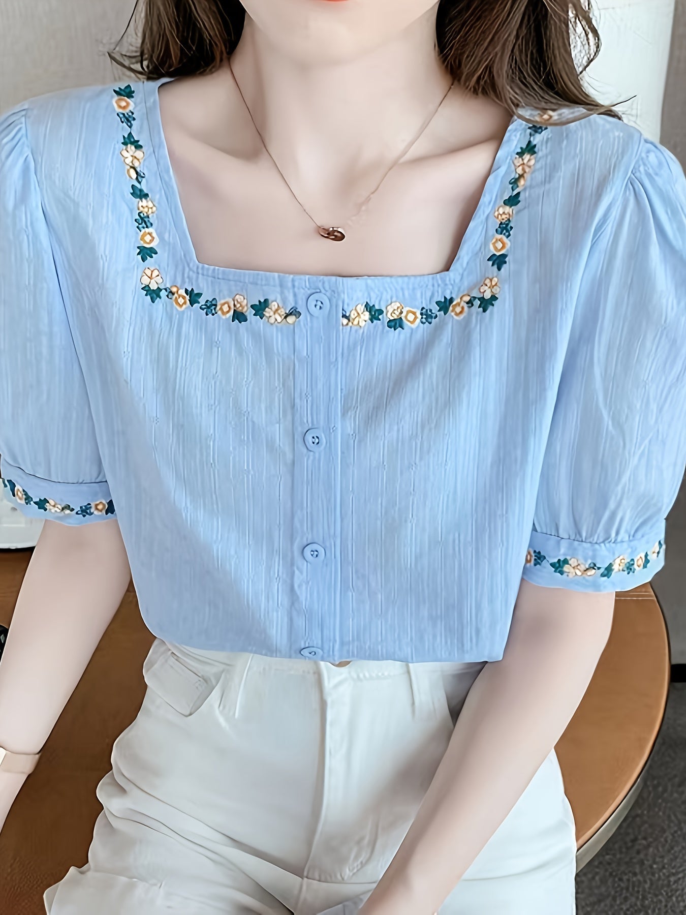 Dam Elegant Blus med Broderade Blommor