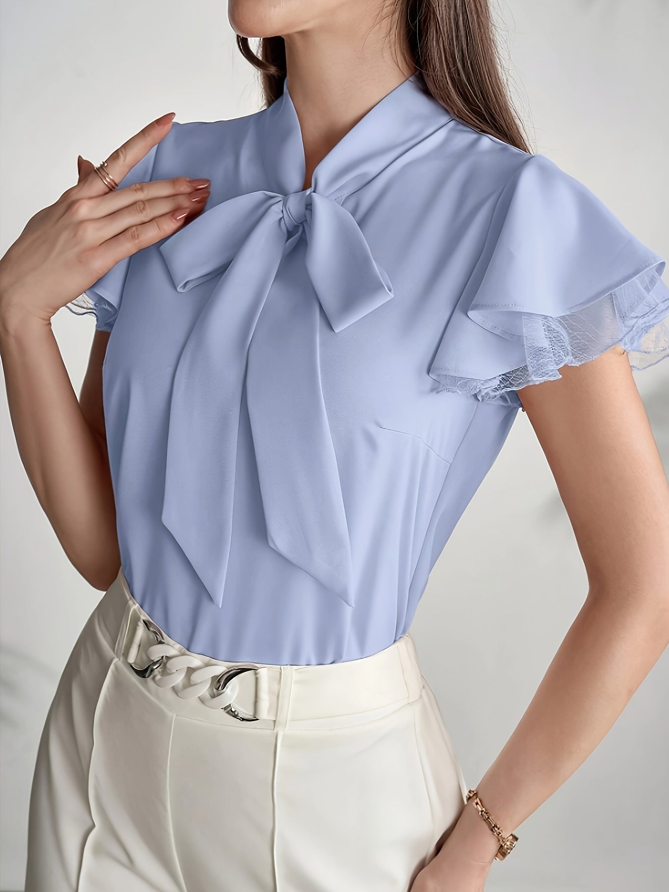 Dam Blus med Fjärilsärm och Rosett