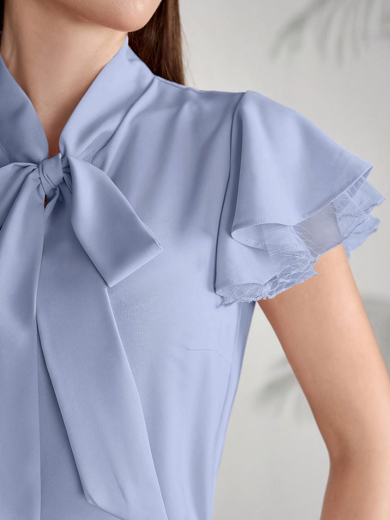 Dam Blus med Fjärilsärm och Rosett