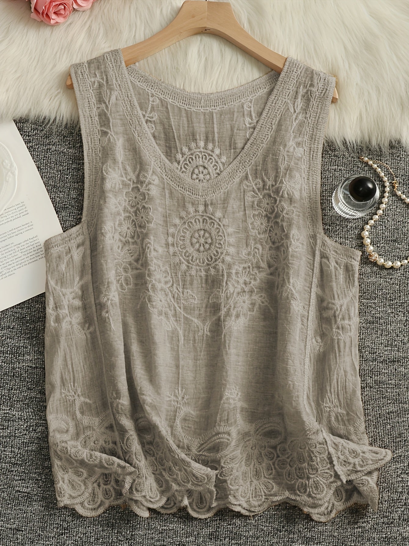 Damtop med broderi och bohemisk stil,